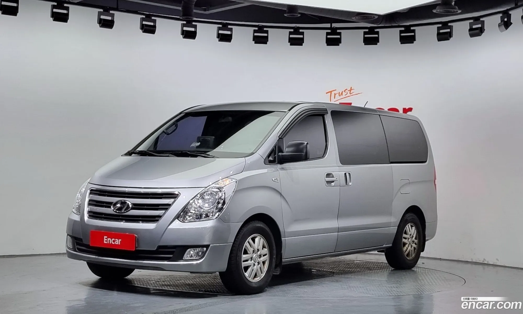 Grand Starex 3 -Seater Van Smart - фотография 16684013
