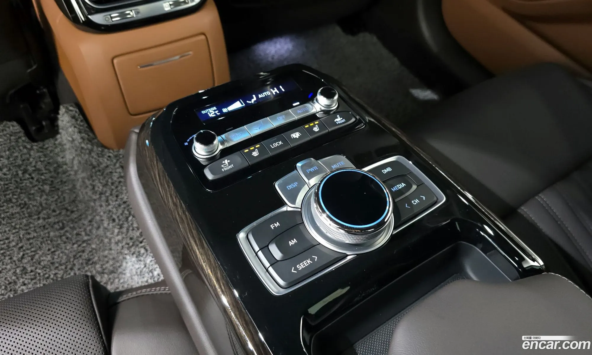 G90 38 Awd Premium Luxury - фотография 12536493