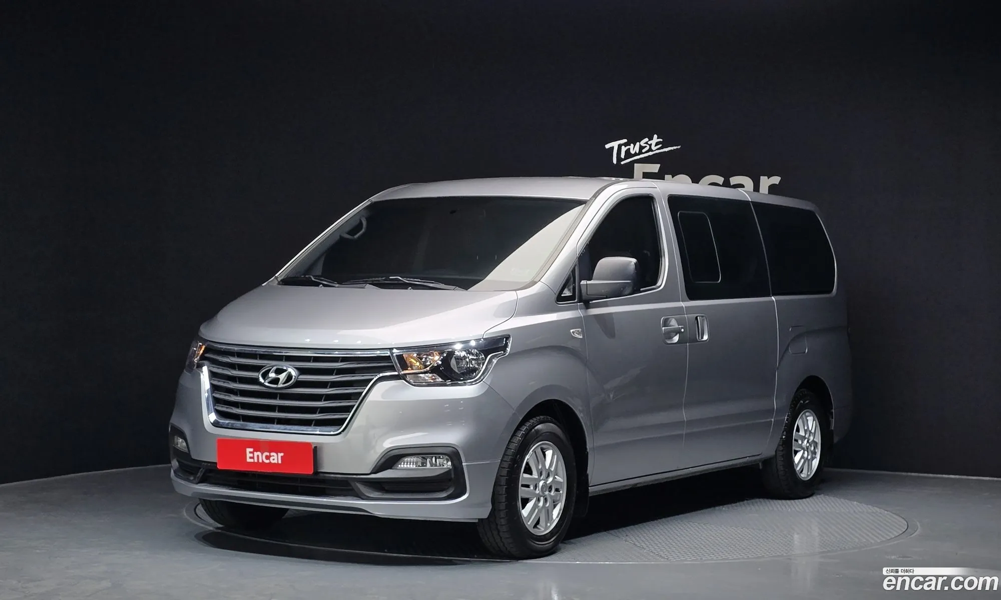 The New Grand Starex Van 5 -Seater Modern - фотография 12270774