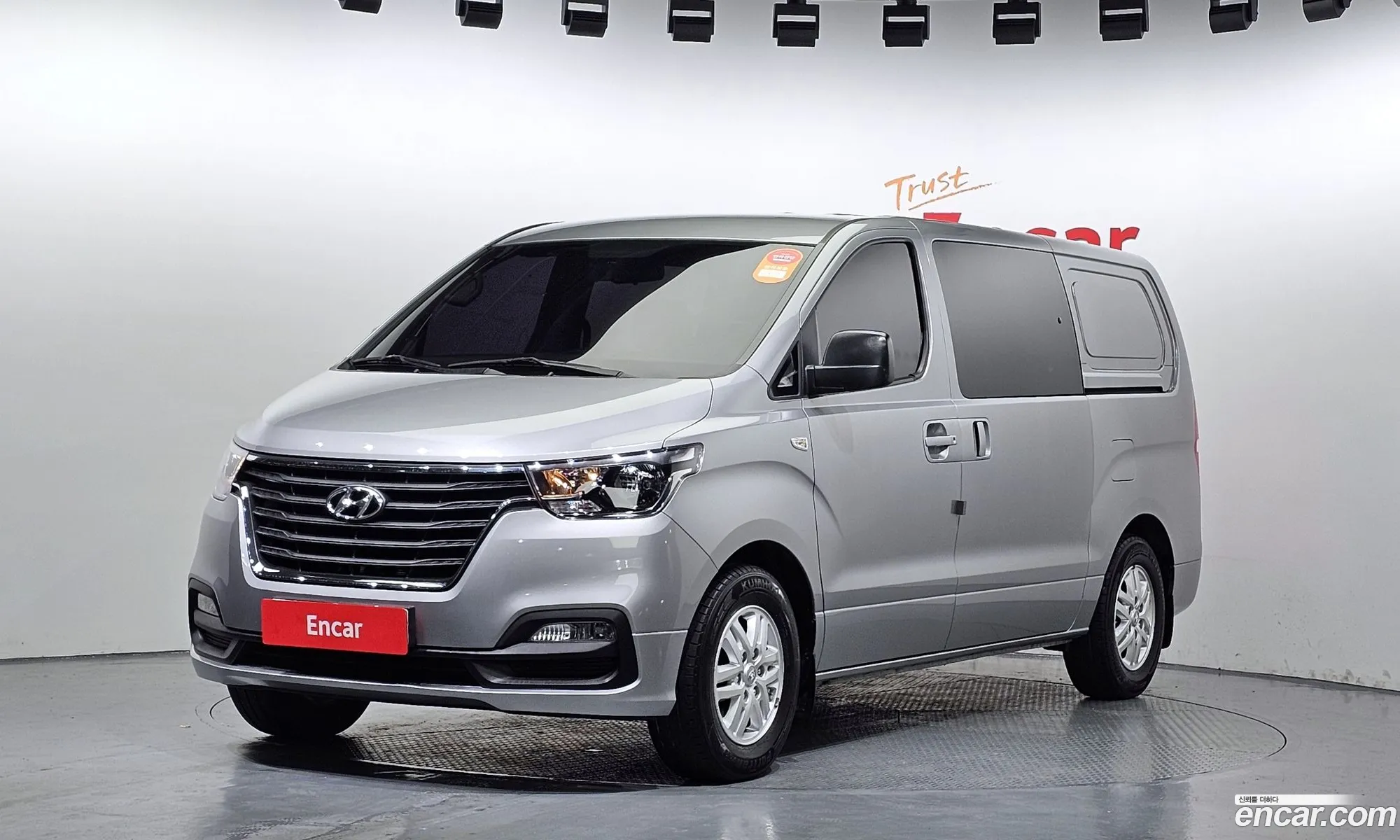 The New Grand Starex Van 5-Seater Modern - фотография 12299629