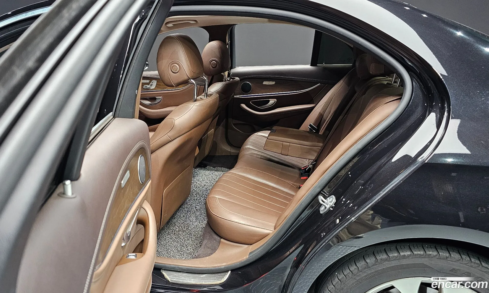 E-Class W213E220D Exclusive - фотография 12113137