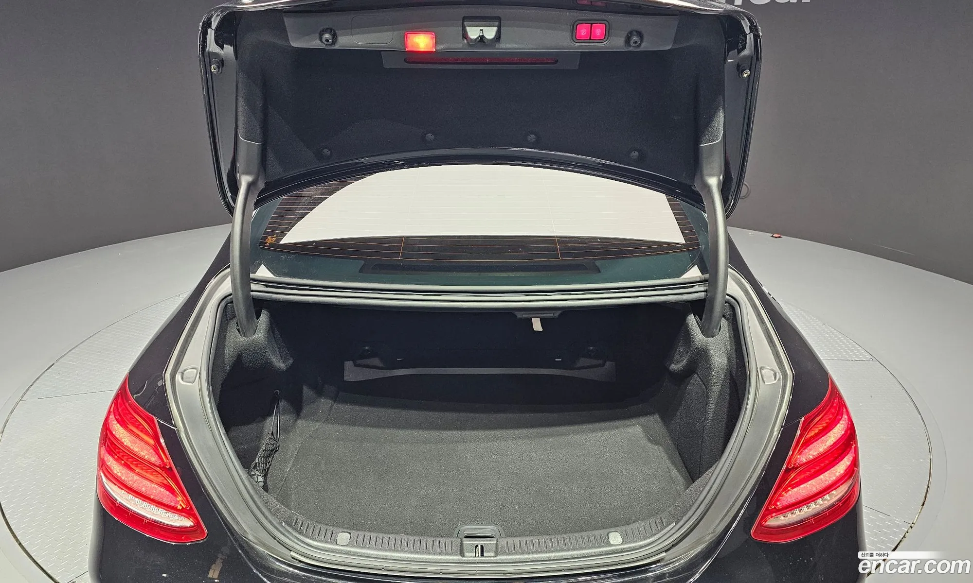 E-Class W213E220D Exclusive - фотография 12113136
