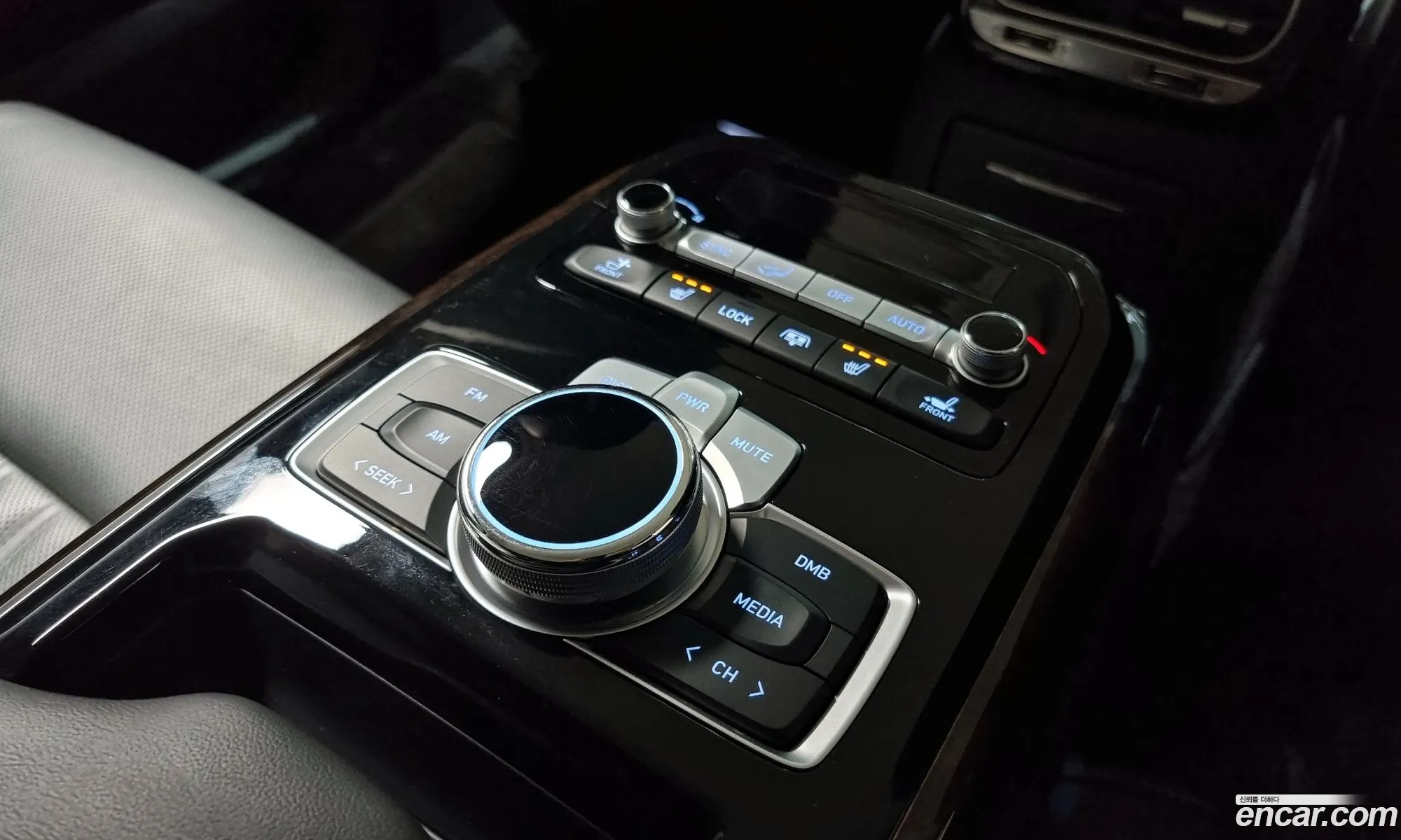 G90 33 T Awd Luxury - фотография 12536256