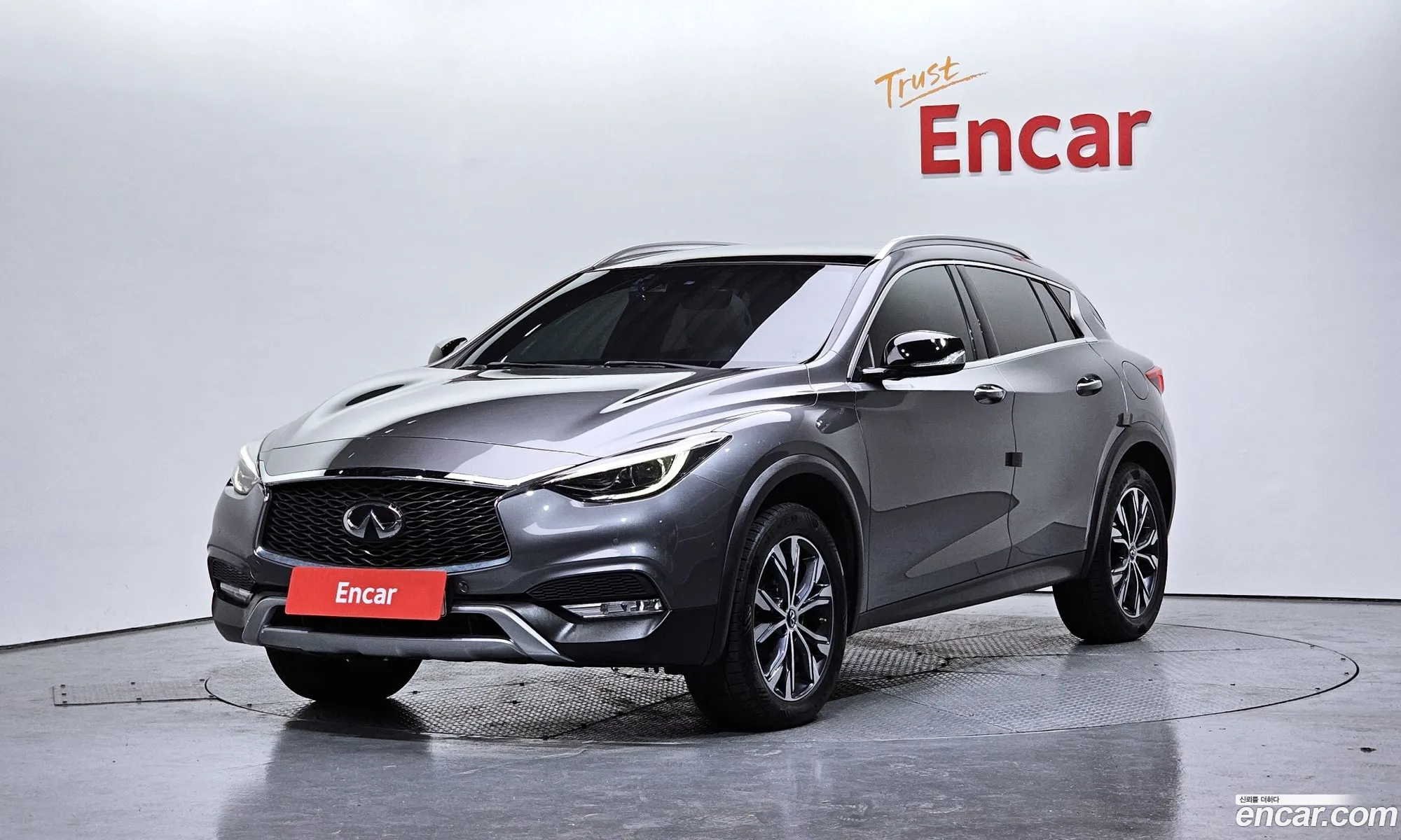 Qx30 20 Essential Awd - фотография 3578557