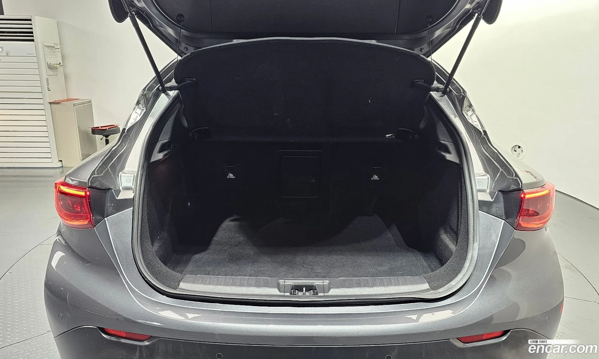 Qx30 20 Essential Awd - фотография 3578558