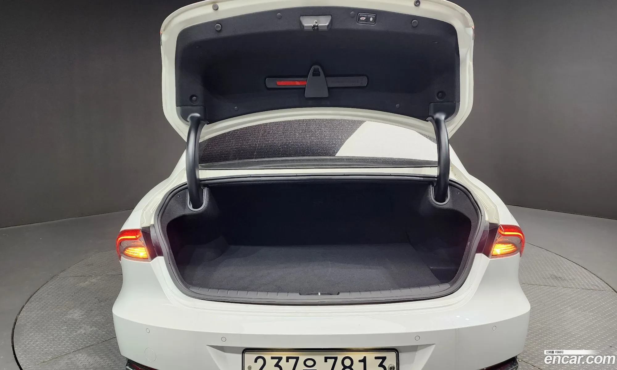The New Grandeur Ig 30 Lpi Rent -A -Car Premium - фотография 16386806