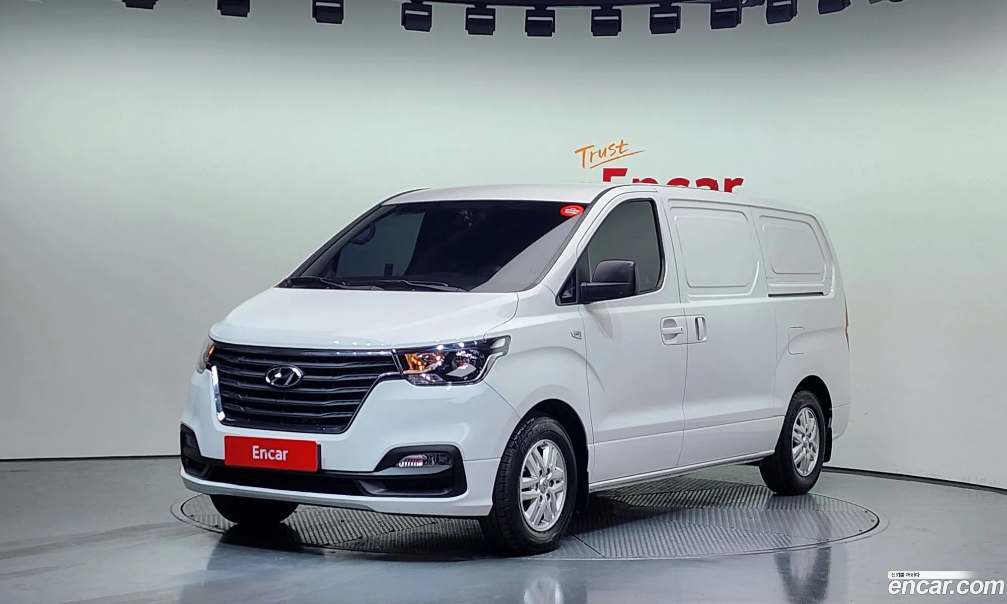 The New Grand Starex Van 3 -Seater Smart - фотография 13546338