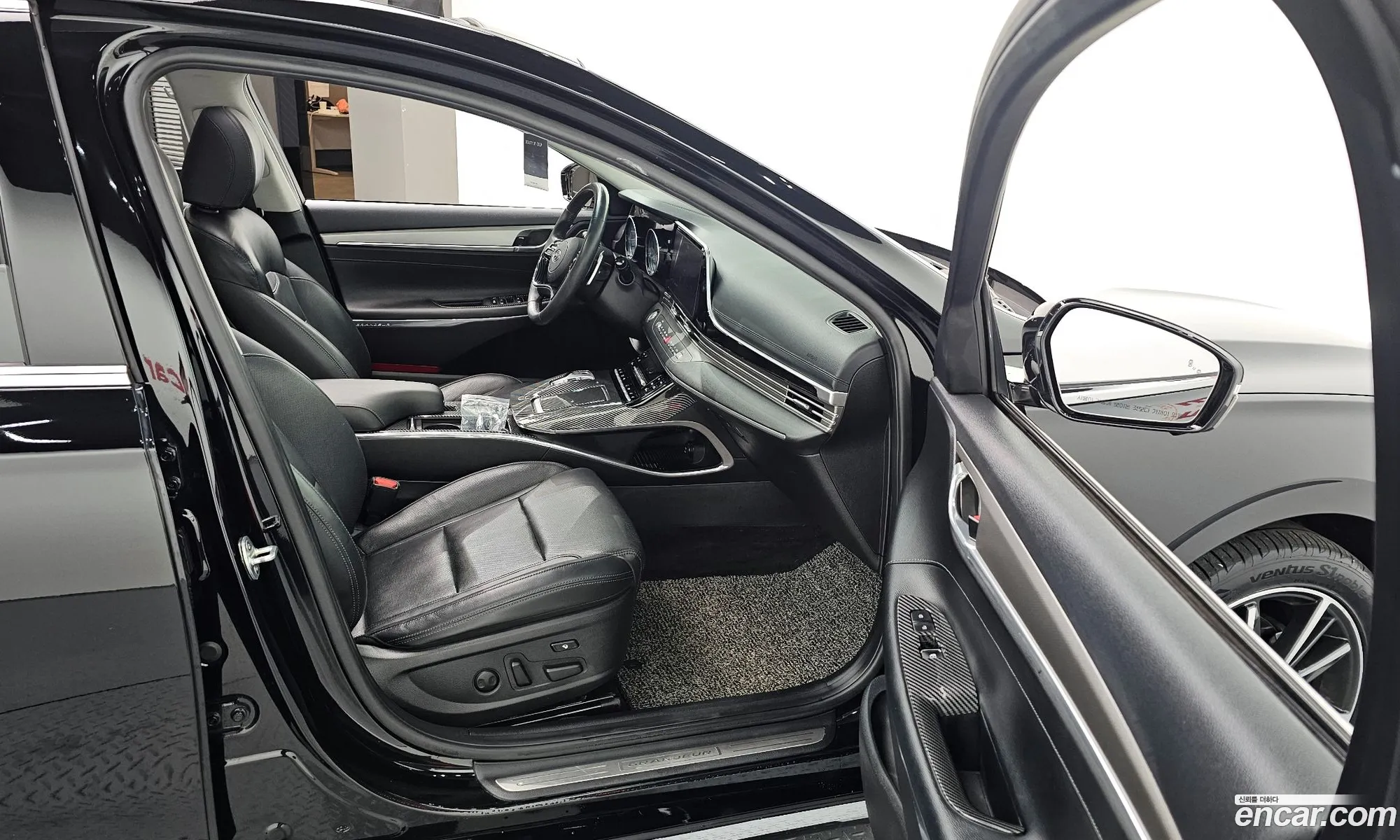 The New Grandeur Ig 30 Lpi Rent -A -Car Exclusive - фотография 13529354