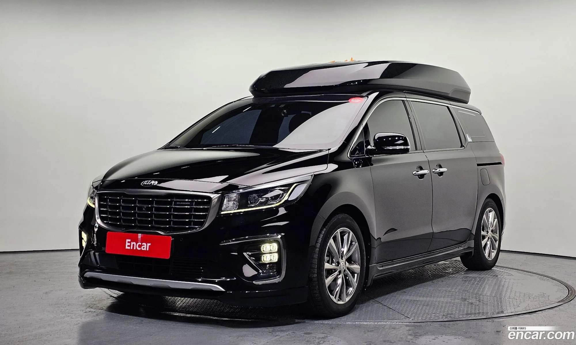 The New Carnival Gasoline 9 -Seater High Rimmujin Noblesse Special - фотография 15737594