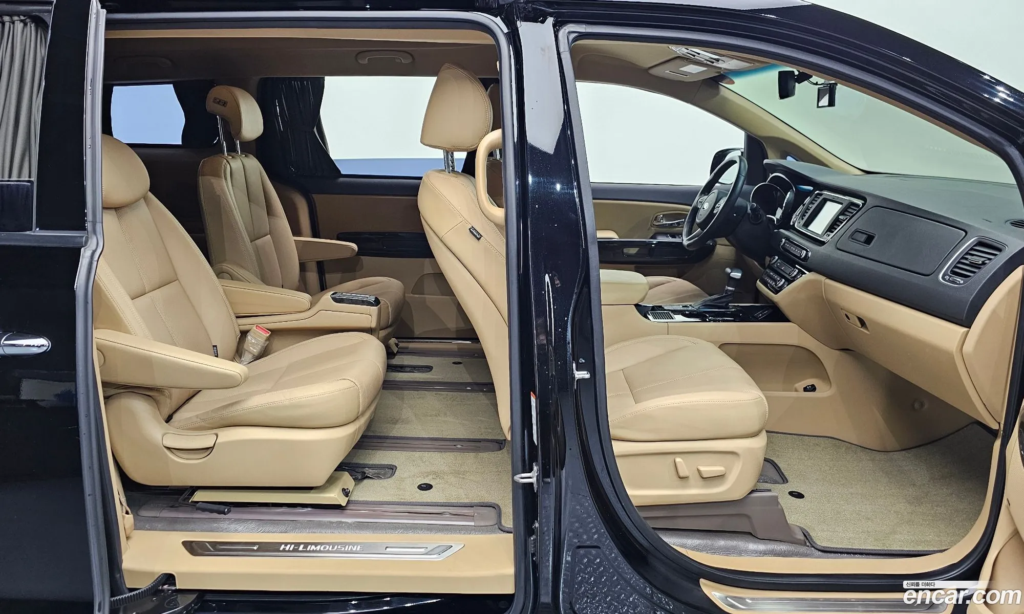 The New Carnival Gasoline 9 -Seater High Rimmujin Noblesse Special - фотография 15737599