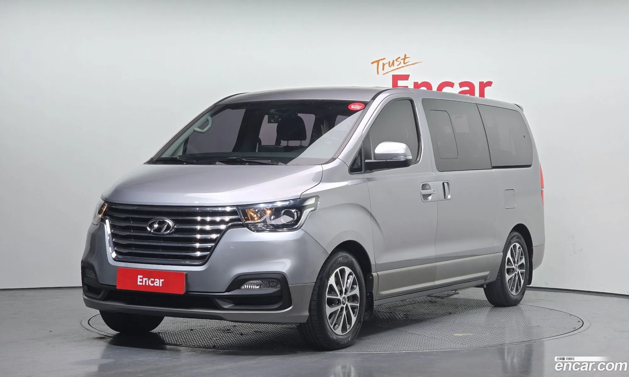 The New Grand Starex Urban 9 -Seater Exclusive - фотография 11349070