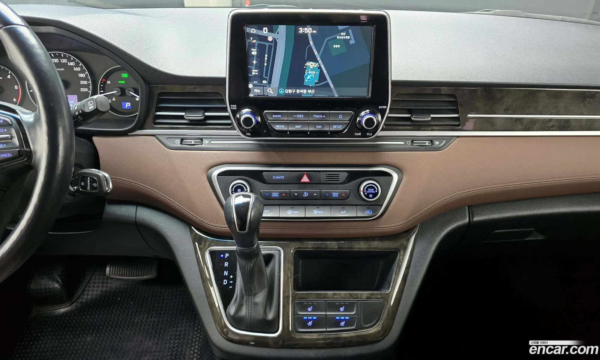 The New Grand Starex Urban 9 -Seater Exclusive - фотография 11349073