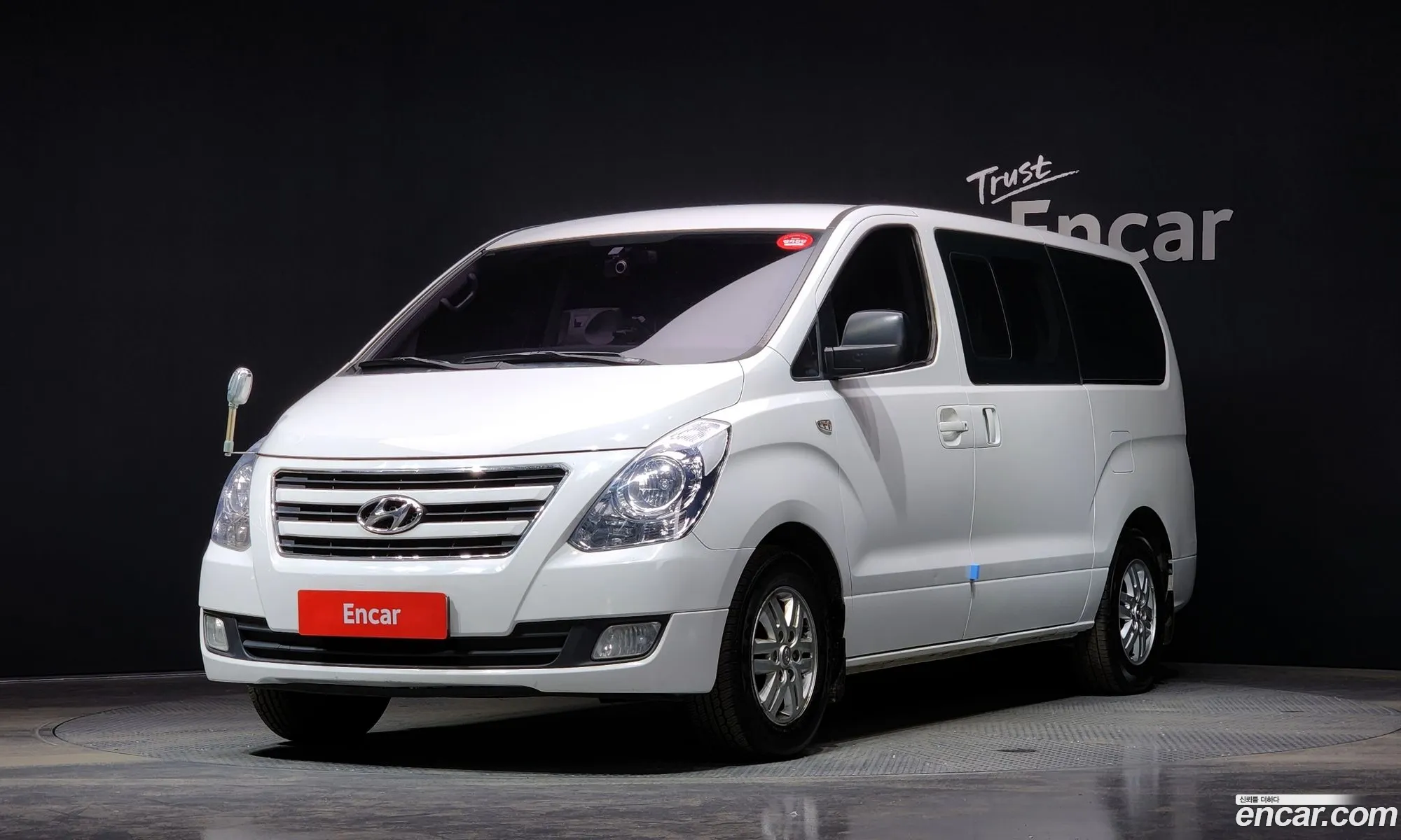 Grand Starex 5 -Seater Van Smart - фотография 11349094