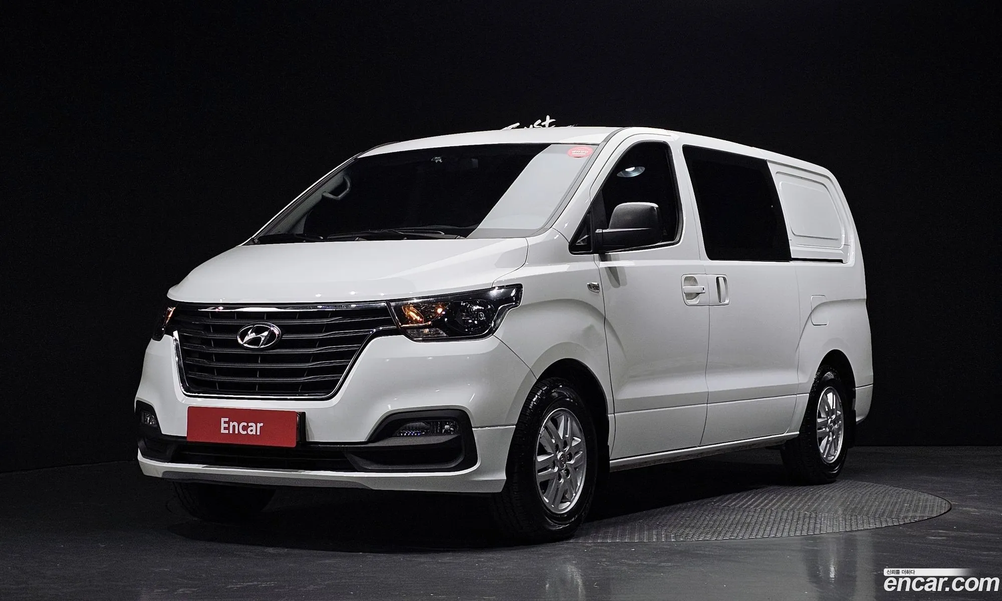 The New Grand Starex Van 5 -Seater Smart - фотография 13449094