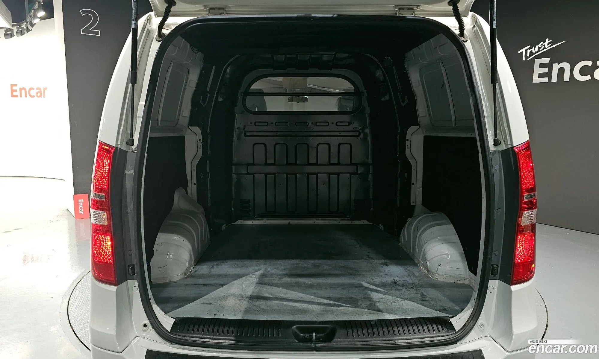 The New Grand Starex Van 5 -Seater Smart - фотография 13449095