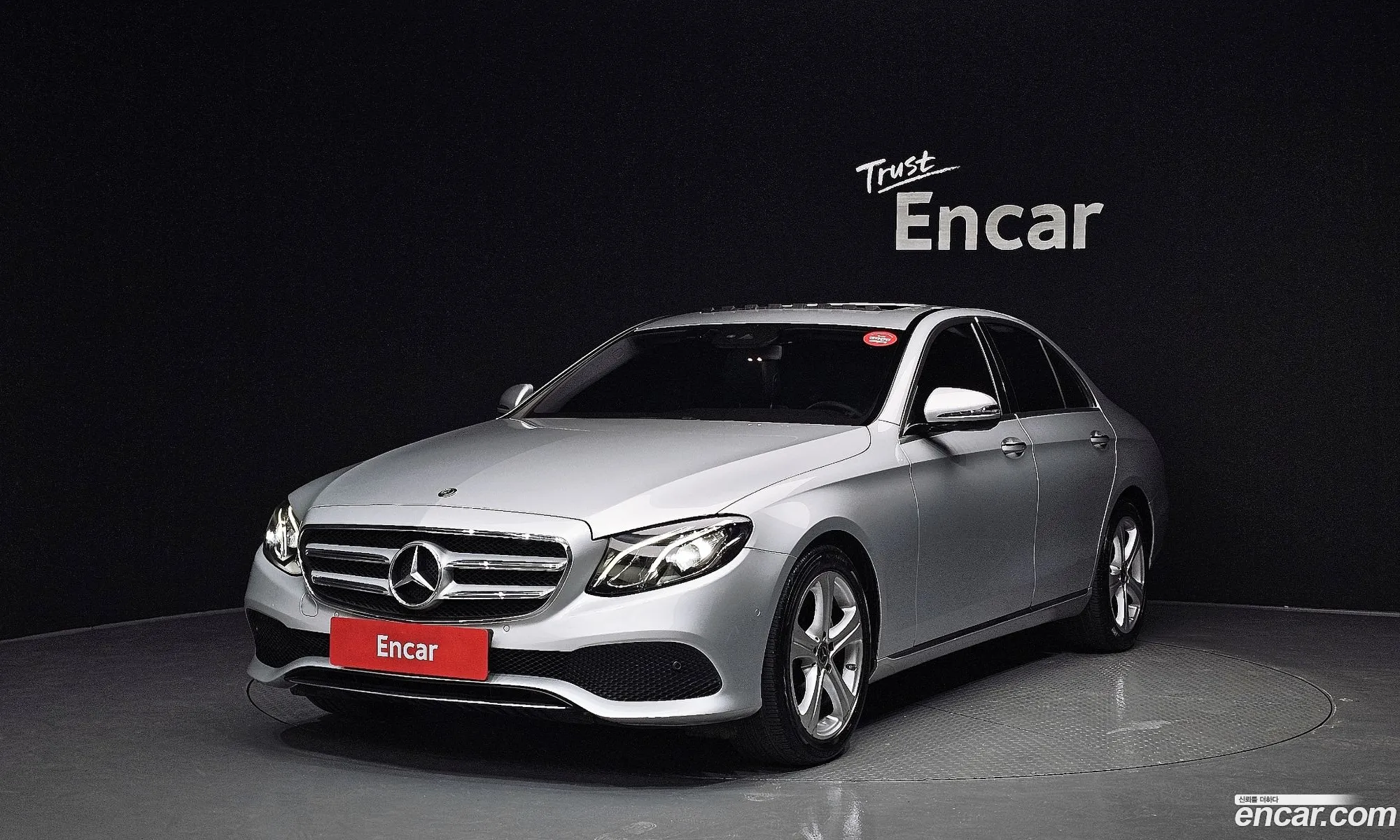E-Class W213 E200 Avant-Garde - фотография 12228895