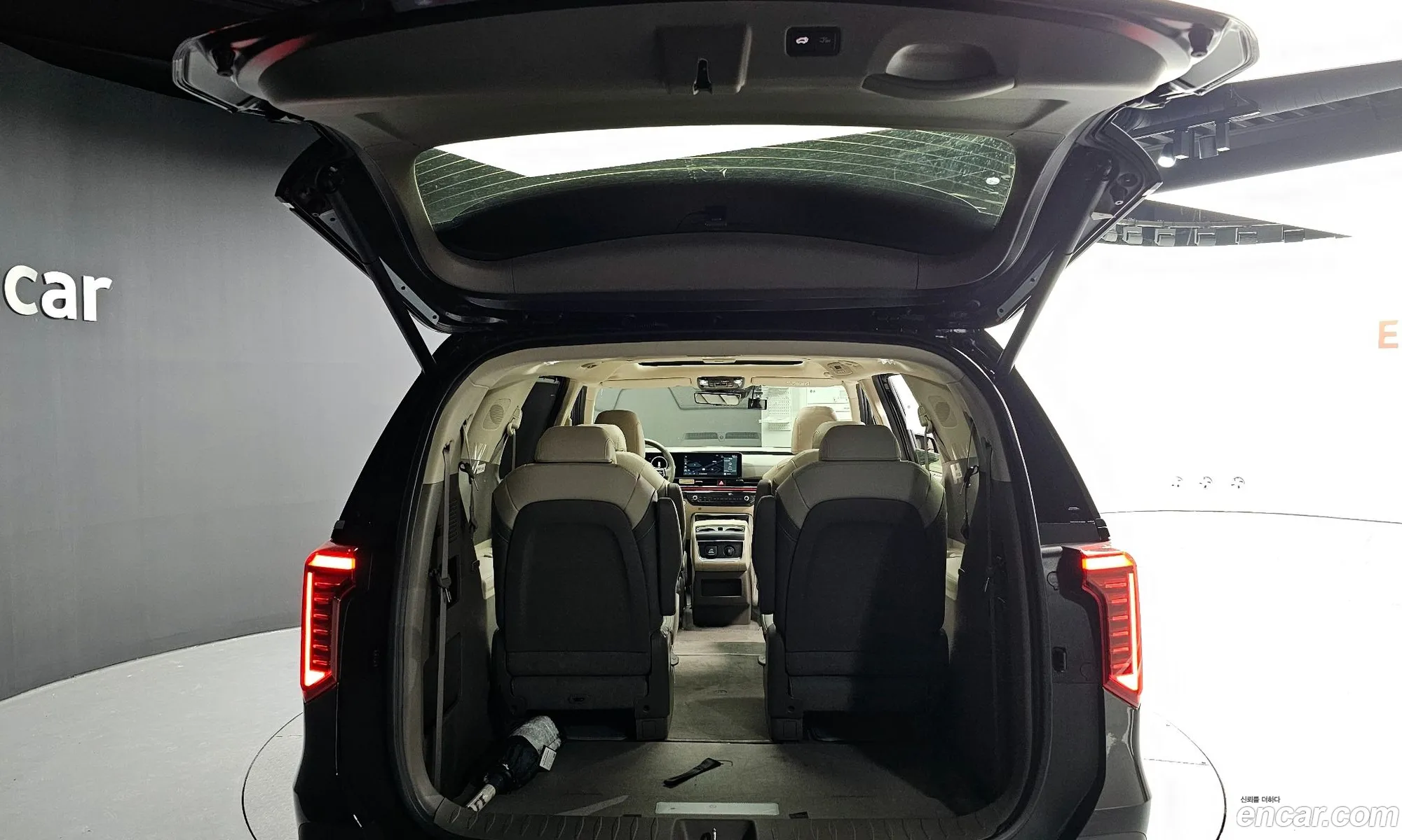 The New Carnival 4Th Generation 9 -Seater Signature - фотография 13723381