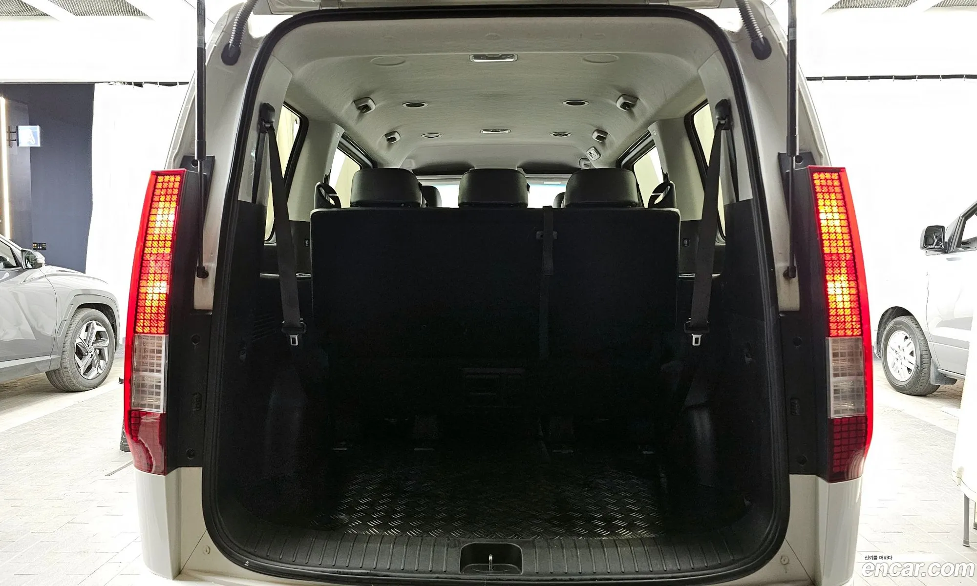Staria Tourer 9 -Seater Modern - фотография 12798967