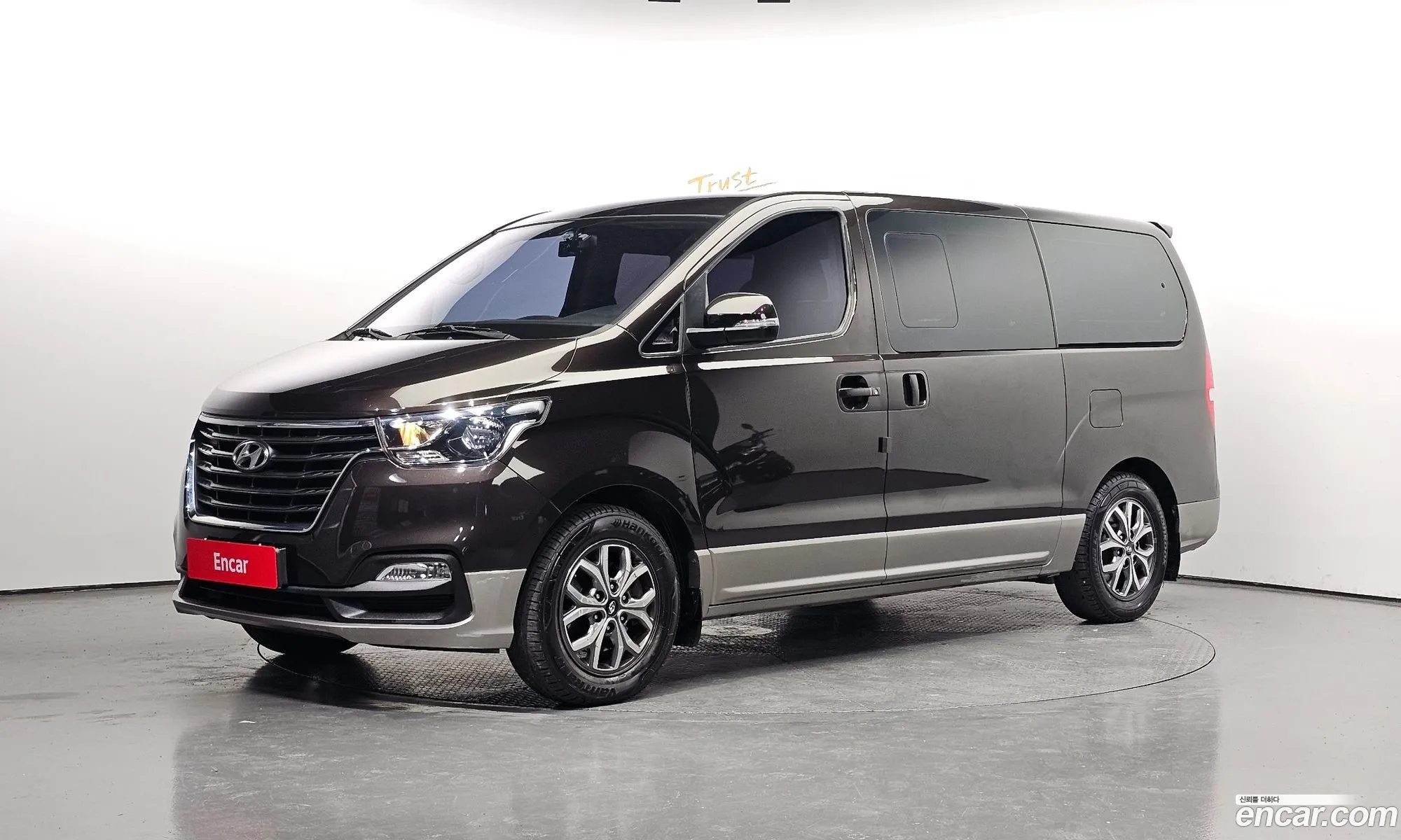 The New Grand Starex Urban 9 -Seater Premium Special - фотография 13564292