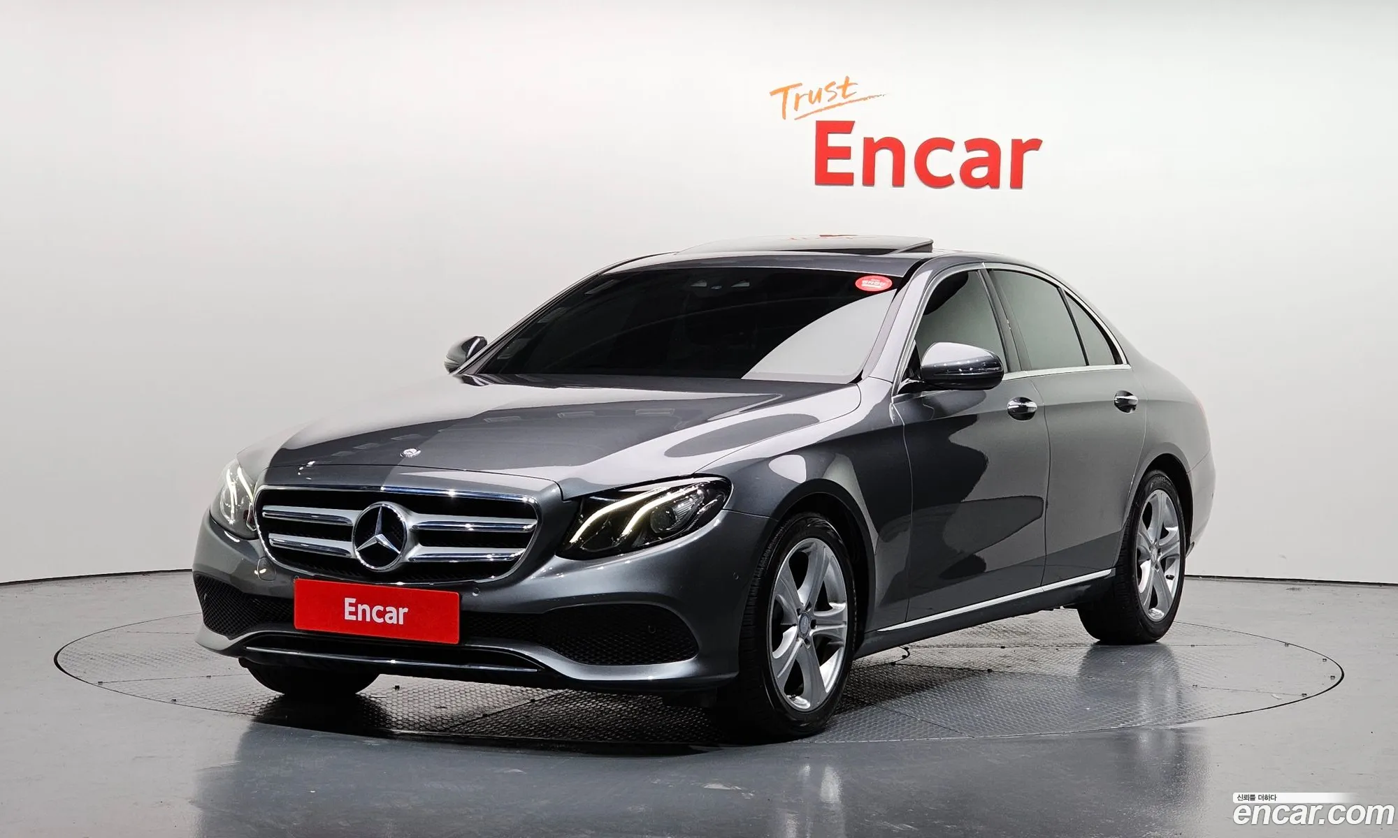 E-Class W213 E200 Avant-Garde - фотография 12068207