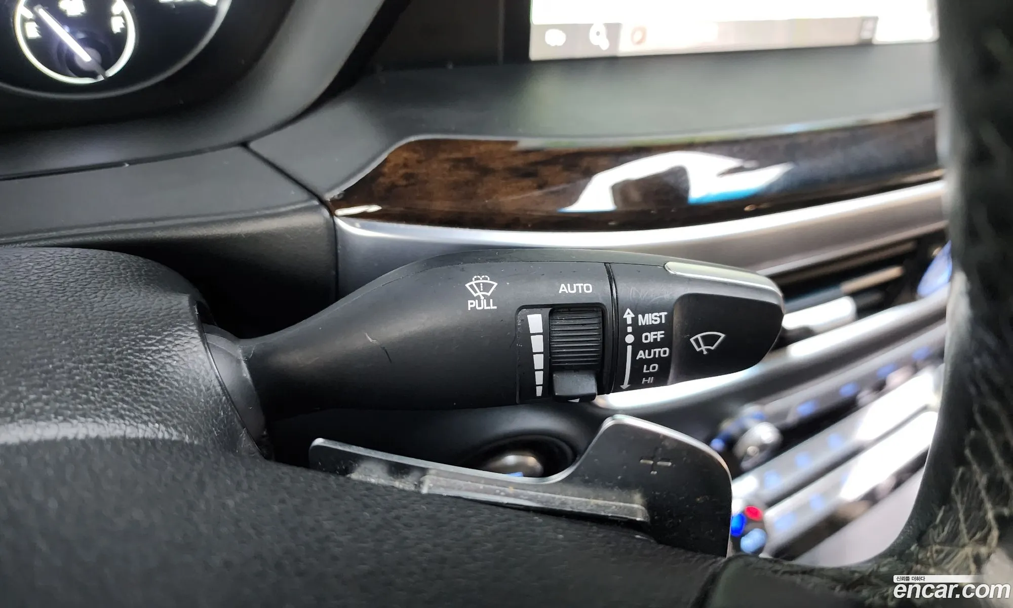 G90 38 Awd Premium Luxury - фотография 12668746