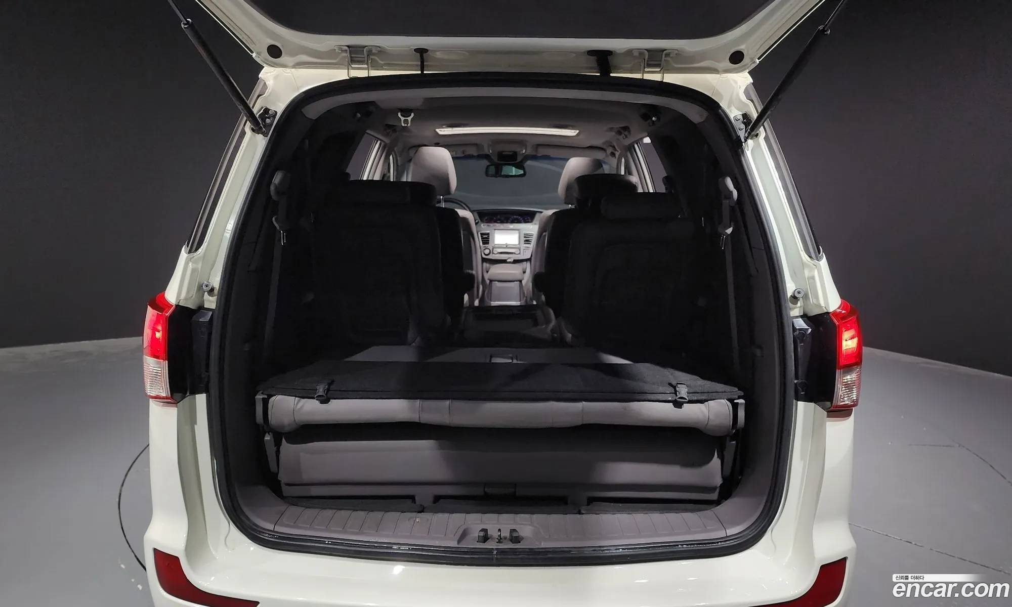 Korando Turismo 4Wd Rt 9 -Seater - фотография 237844