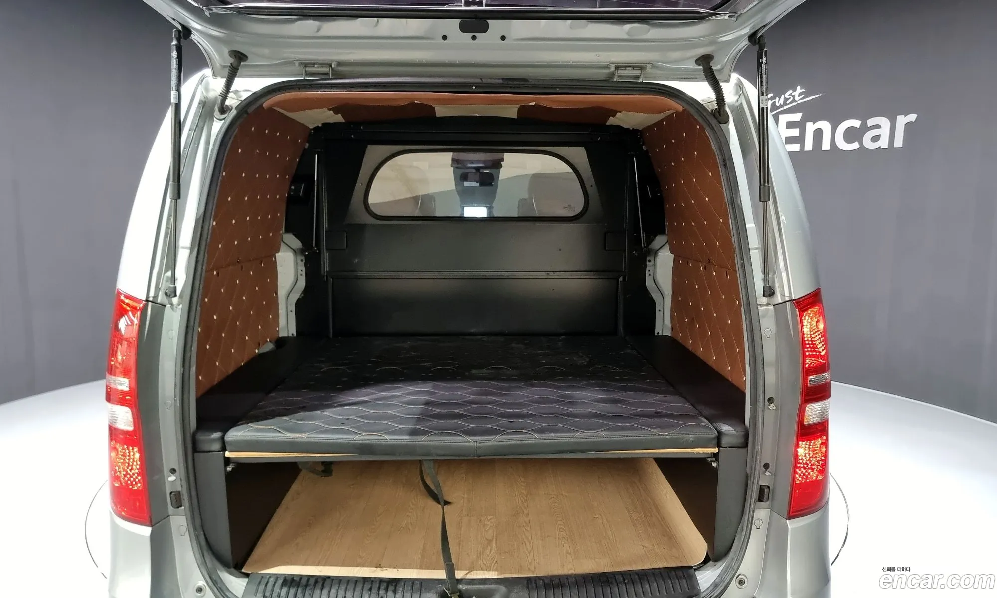 Grand Starex Camping Car - фотография 15304186