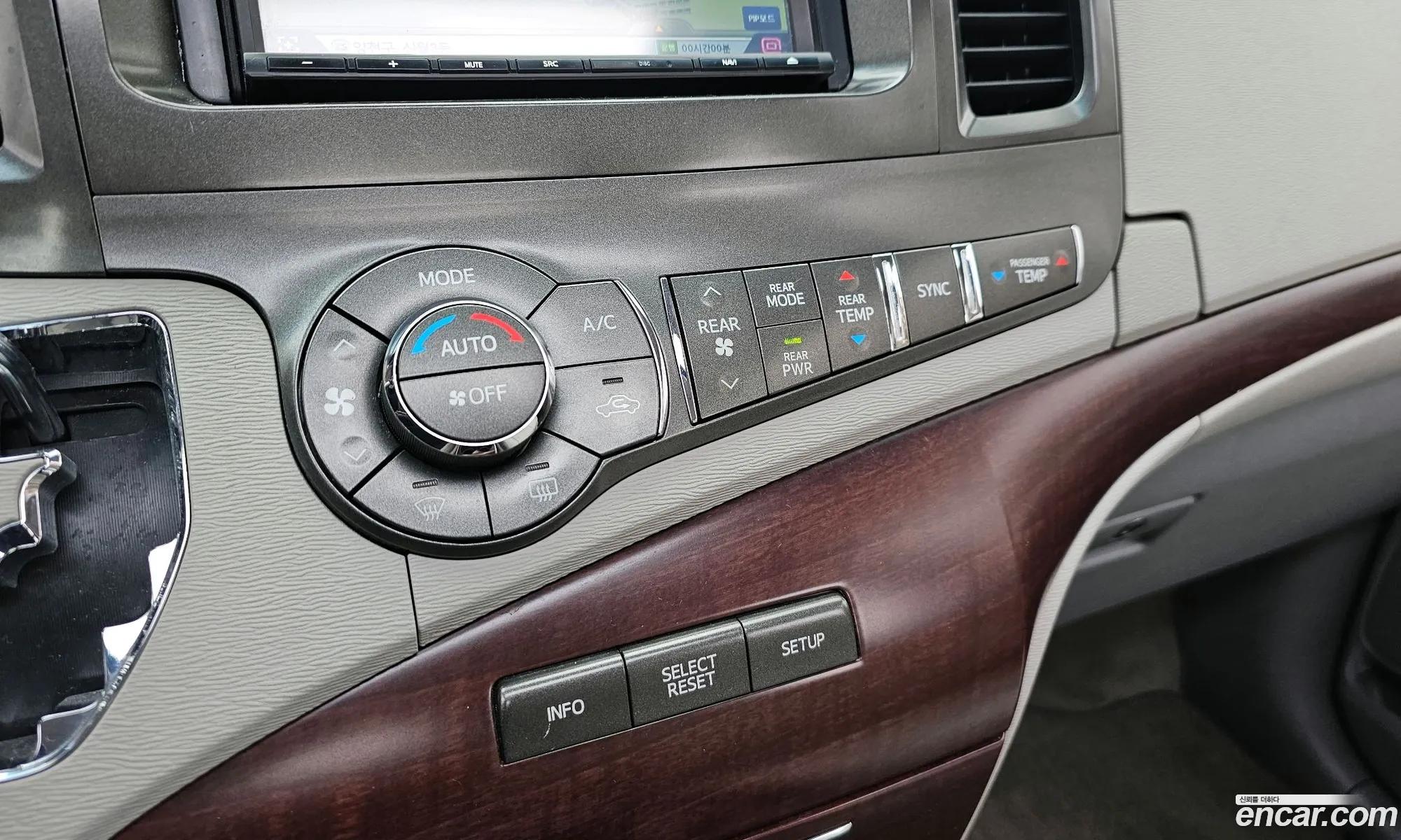 Toyota Sienna Iii 35 2012 - фотография 14457732