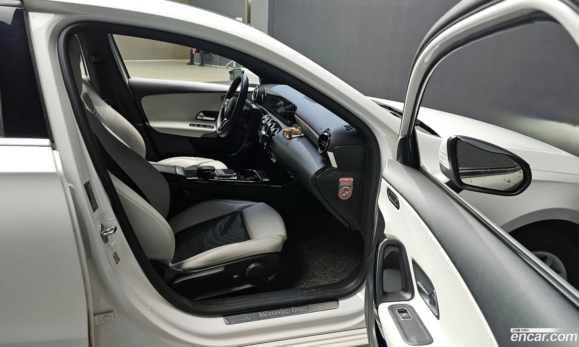 Mercedes-Benz A-Klasse Iv W177 A220 Hatchback 2019 - фотография 11806241
