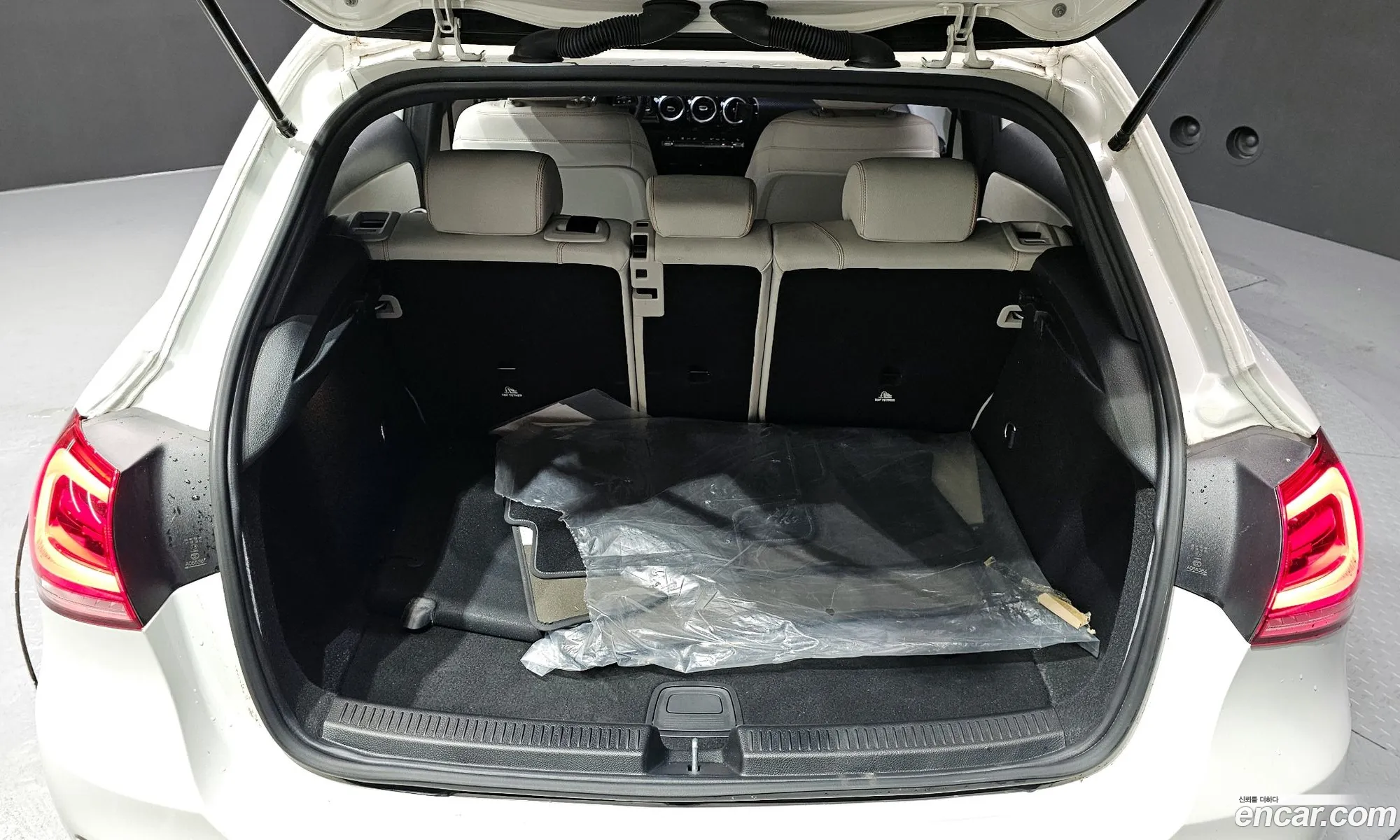 Mercedes-Benz A-Klasse Iv W177 A220 Hatchback 2019 - фотография 11806239