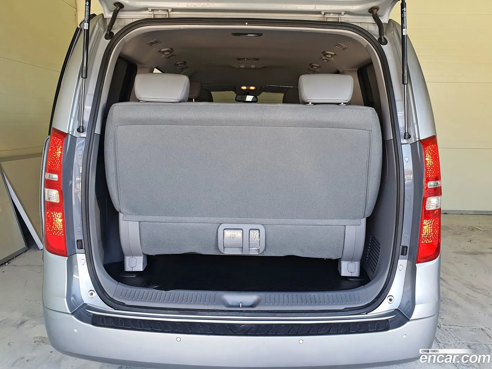 The New Grand Starex 4Wd Wagon 11 -Seater Smart - фотография 1566196
