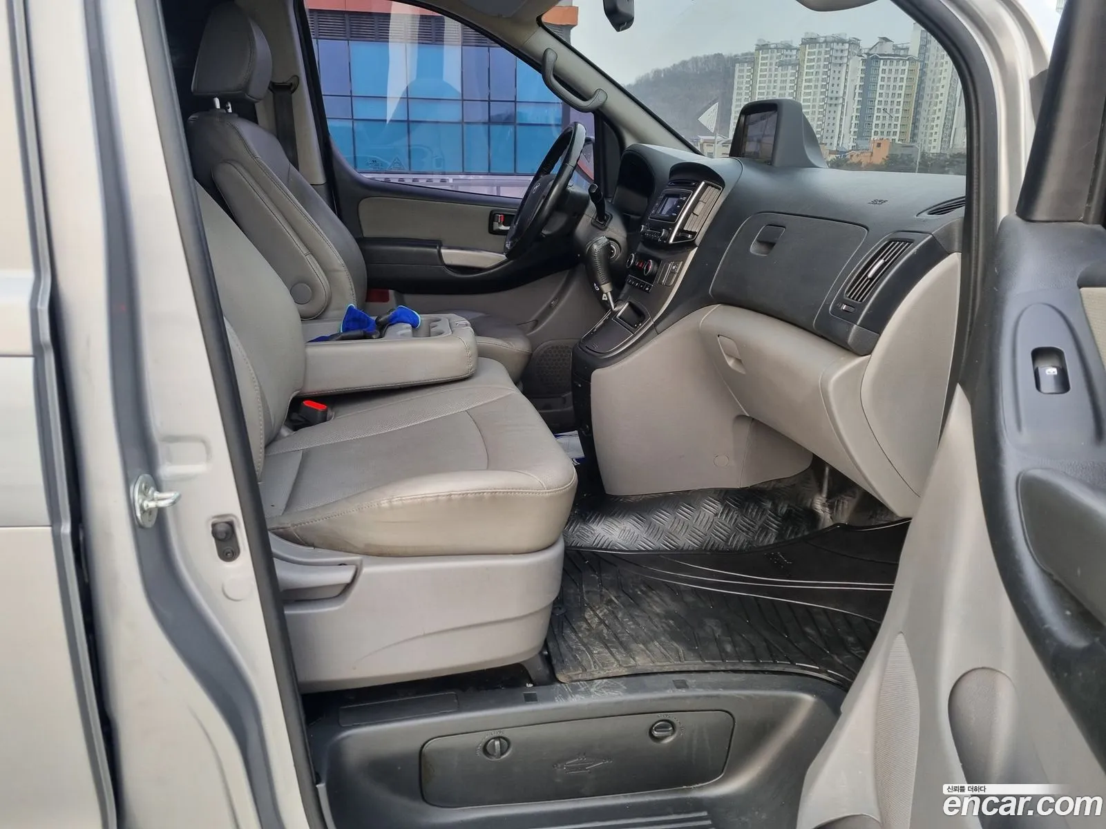The New Grand Starex Van 3 -Seater Smart - фотография 1759534