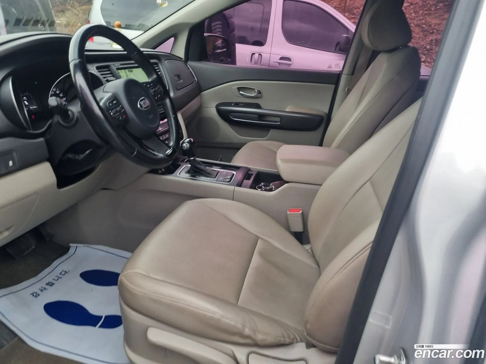 All New Carnival 9 -Seater Luxury - фотография 11781698