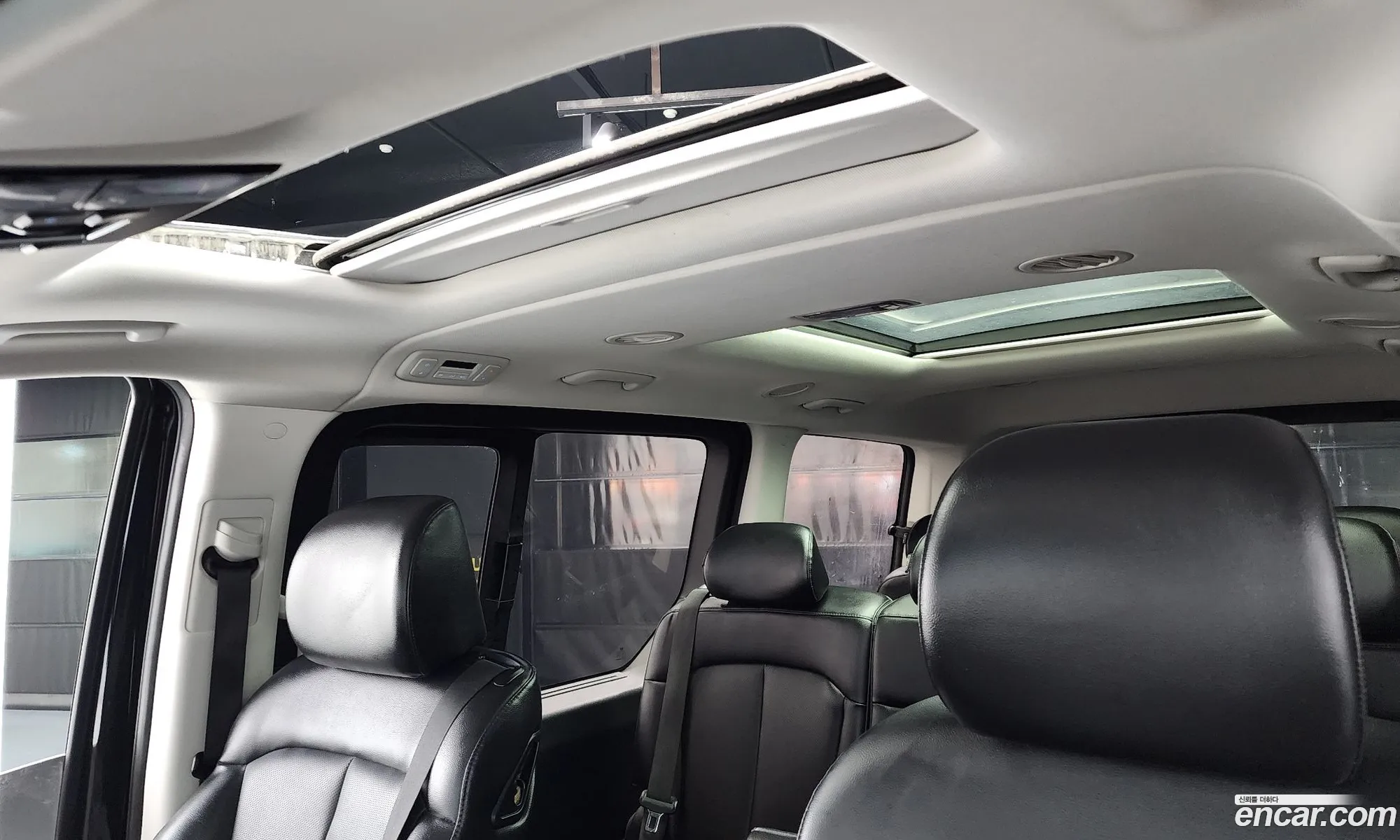 Staria 4Wd Tourer 11 -Seater Modern - фотография 1379855