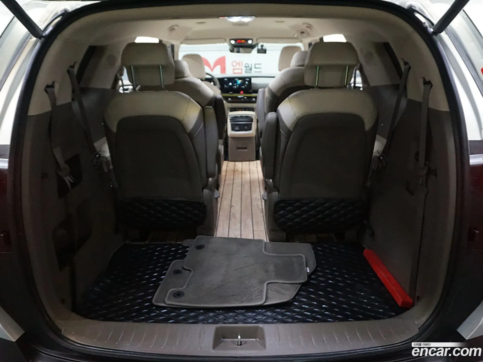 Kia Carnival 9-Seater Signature 2024 - фотография 11180209