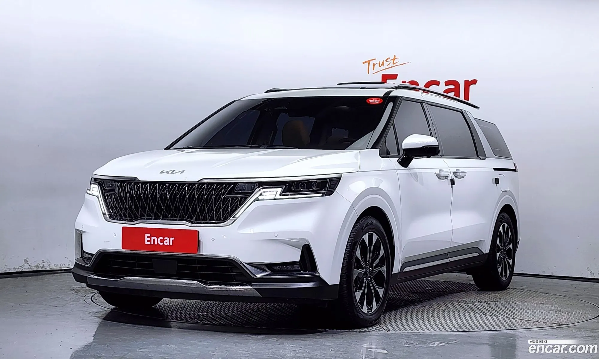 Kia Carnival Gasoline 9-Seater Signature 2023 - фотография 142335