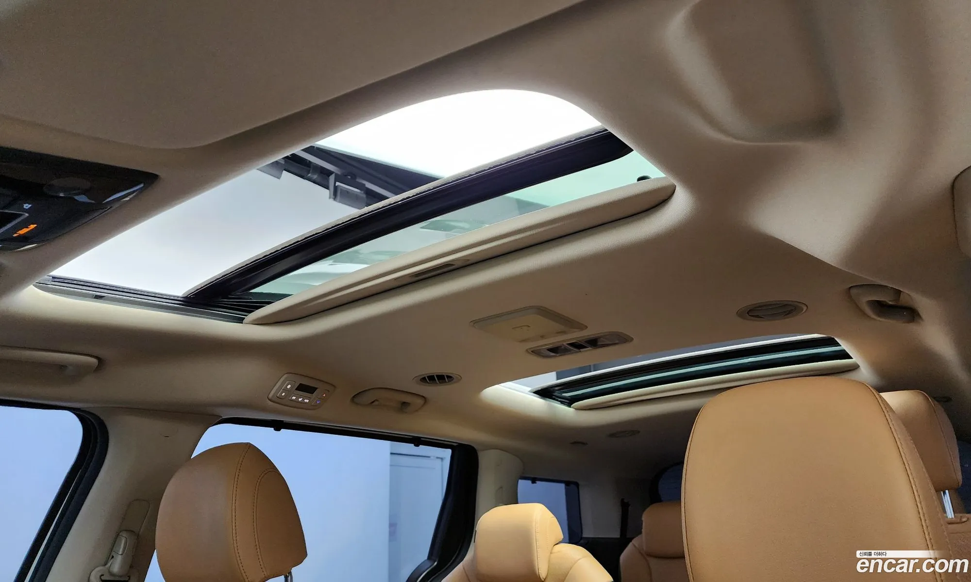 Kia Carnival Gasoline 9-Seater Signature 2023 - фотография 142338