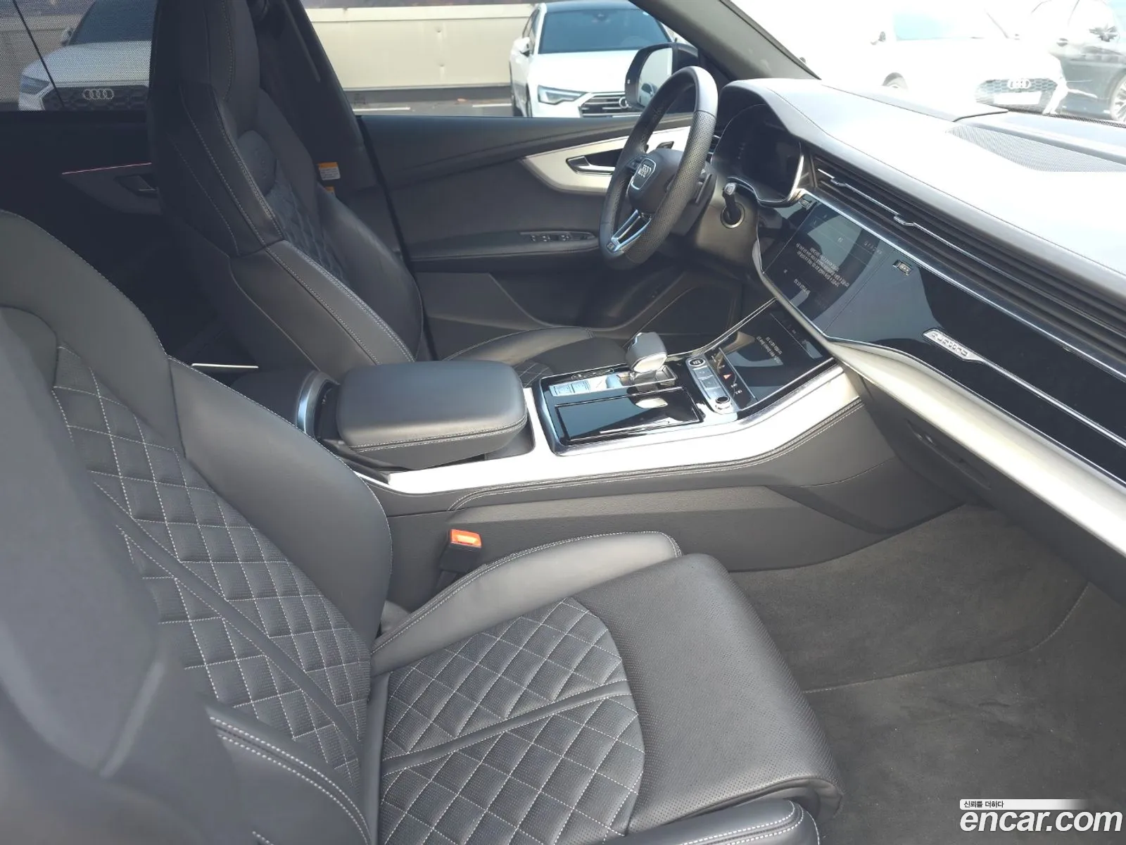 Audi Q8 55 Tfsi Quattro Premium 2023 - фотография 4282824