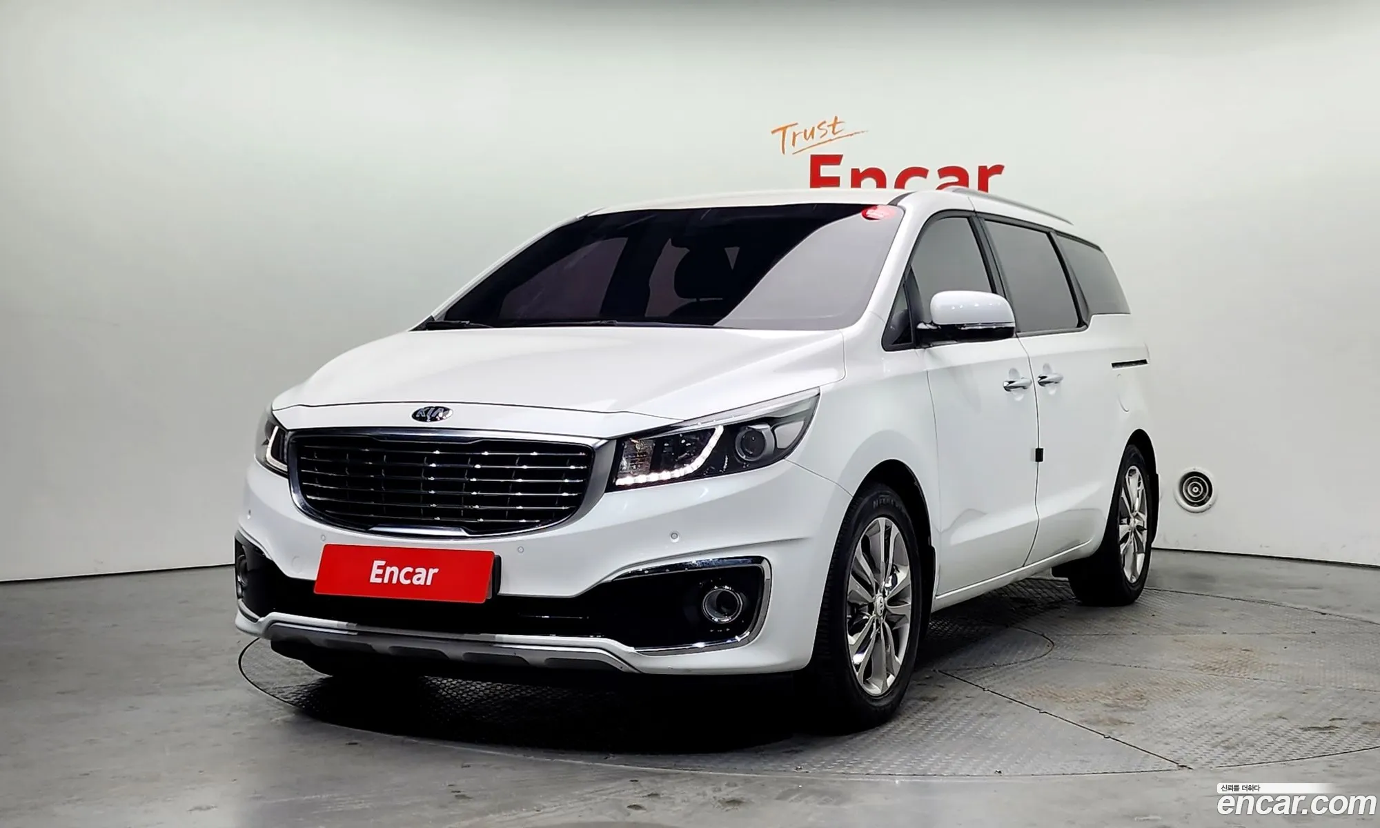 Kia Carnival 9-Seater Prestige 2016 - фотография 81724
