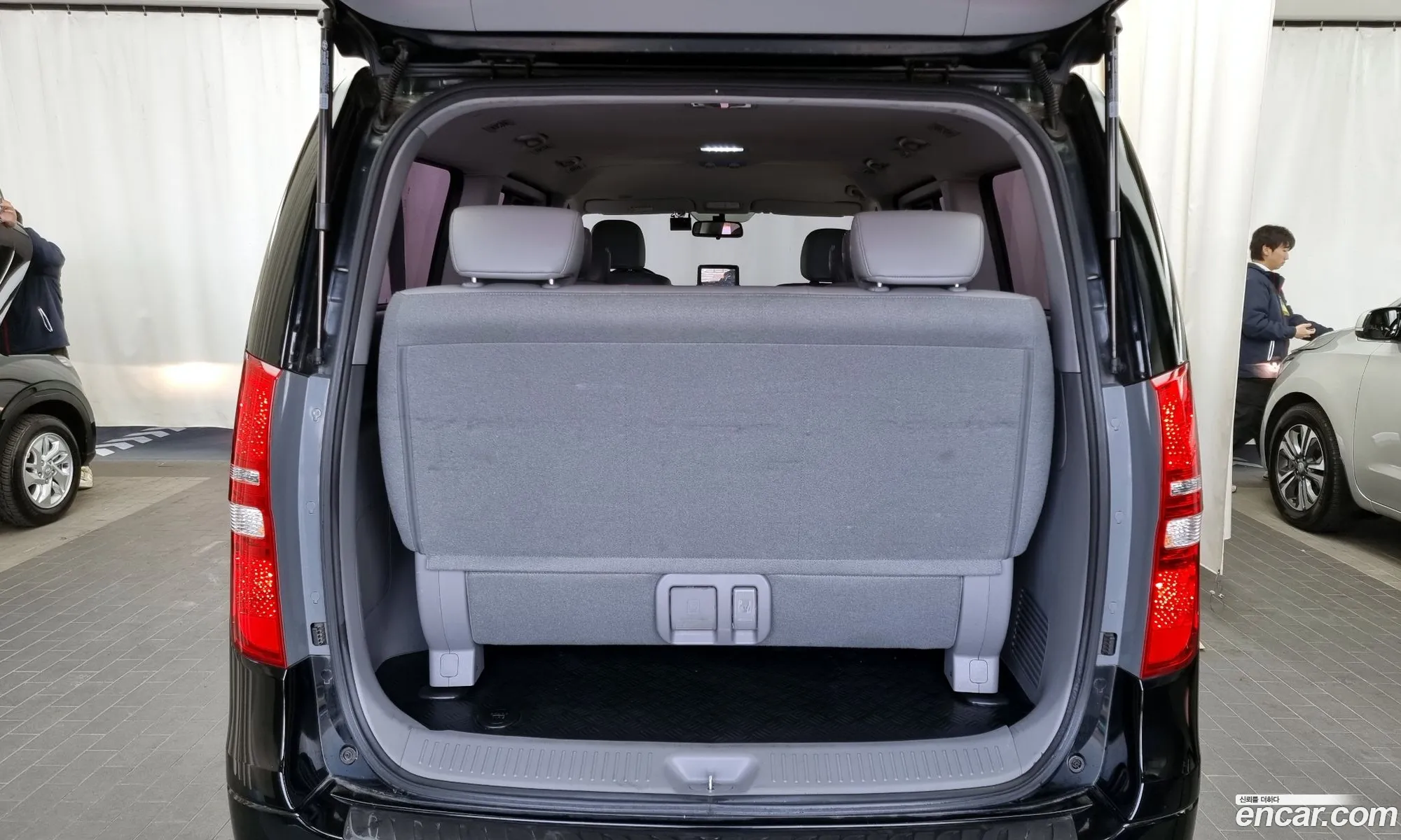 The New Grand Starex Wagon 11 -Seater Modern - фотография 1225304