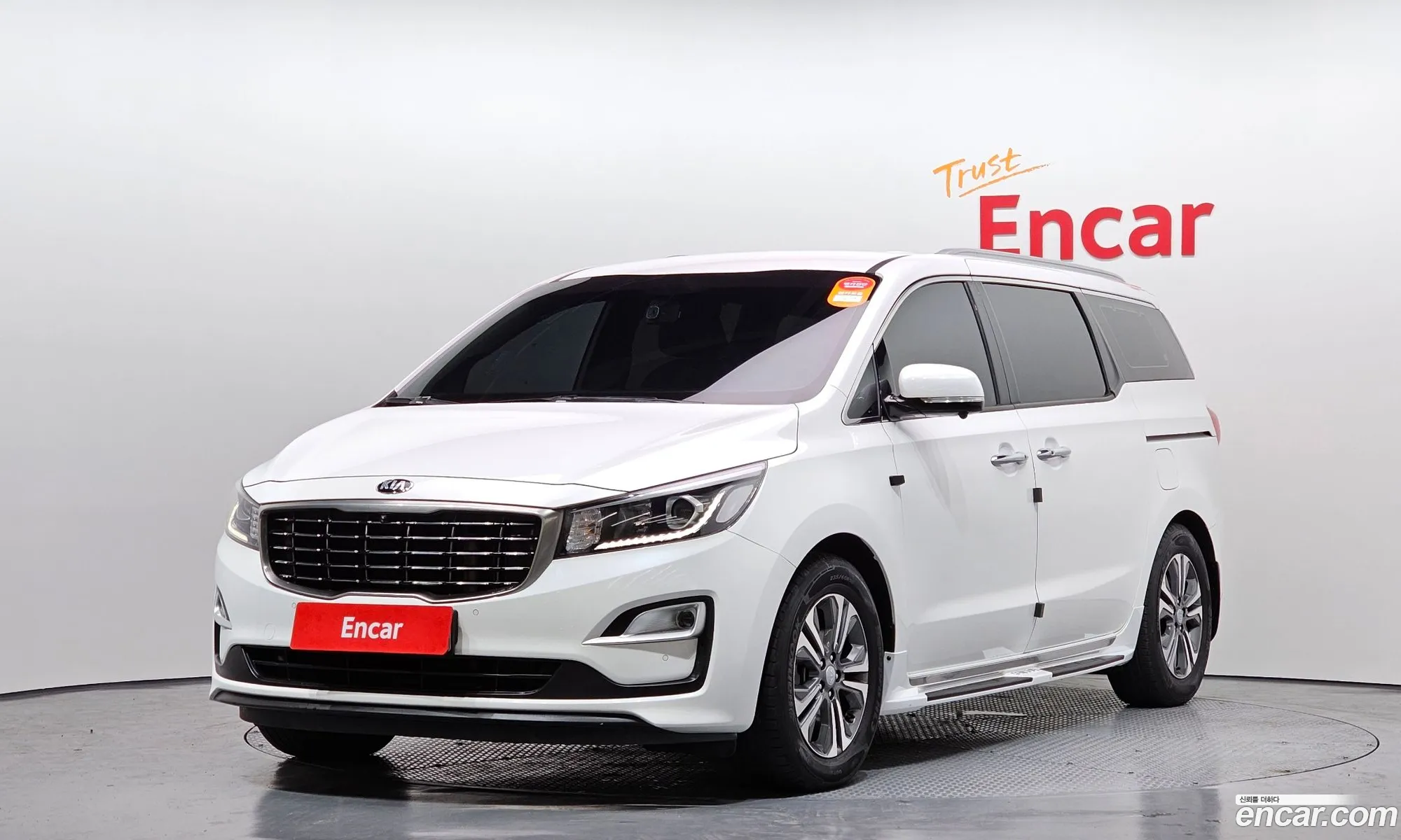 The New Carnival 11 -Seater Prestige - фотография 11230105