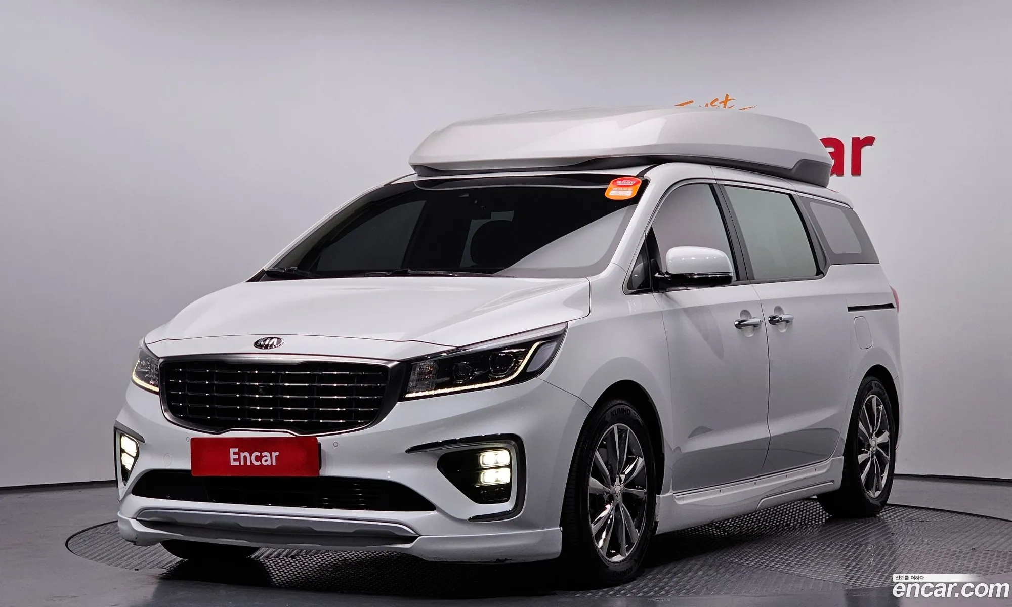 The New Carnival 7 -Seater High Limousine President - фотография 11257646