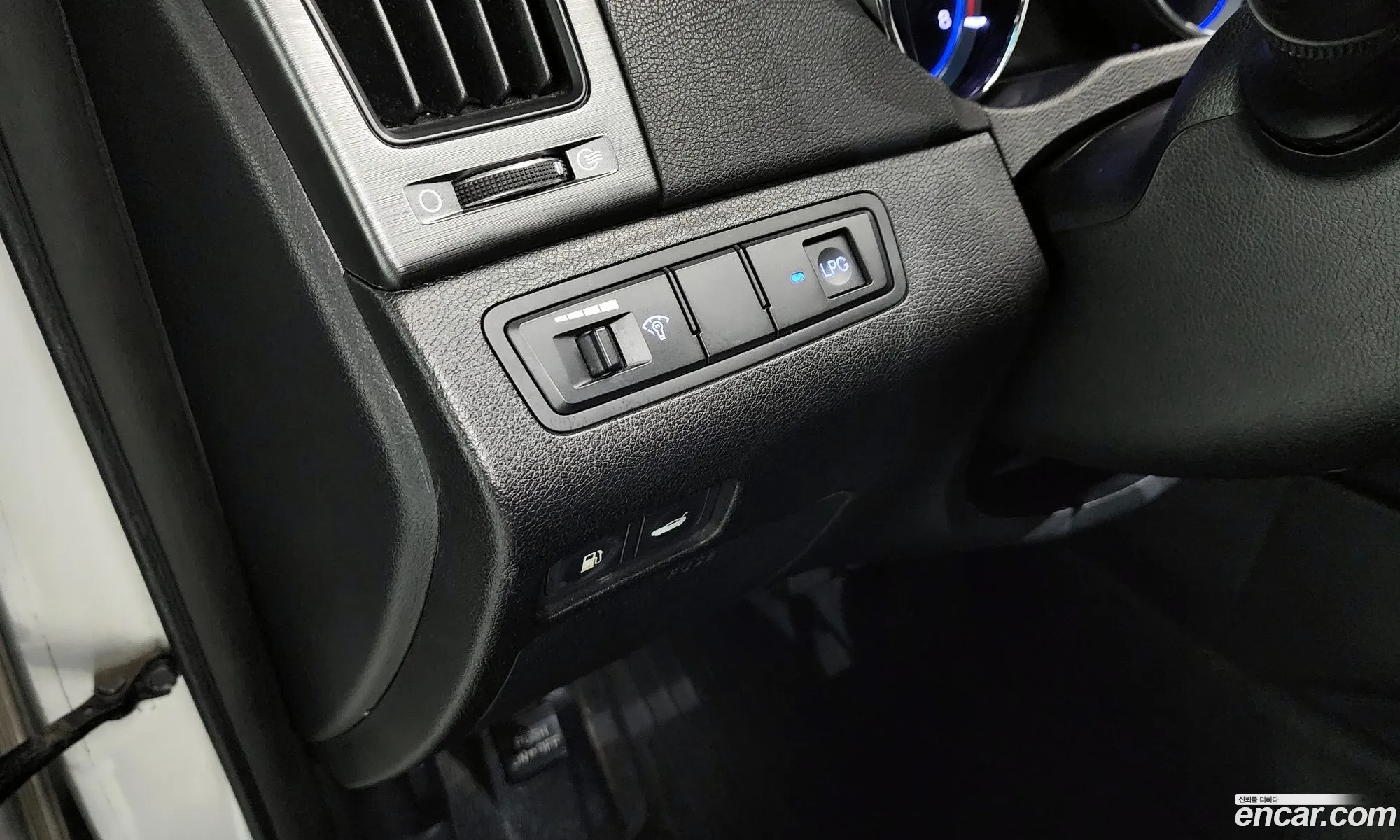 Hyundai Sonata Lpi Premier 2010 - фотография 15261749