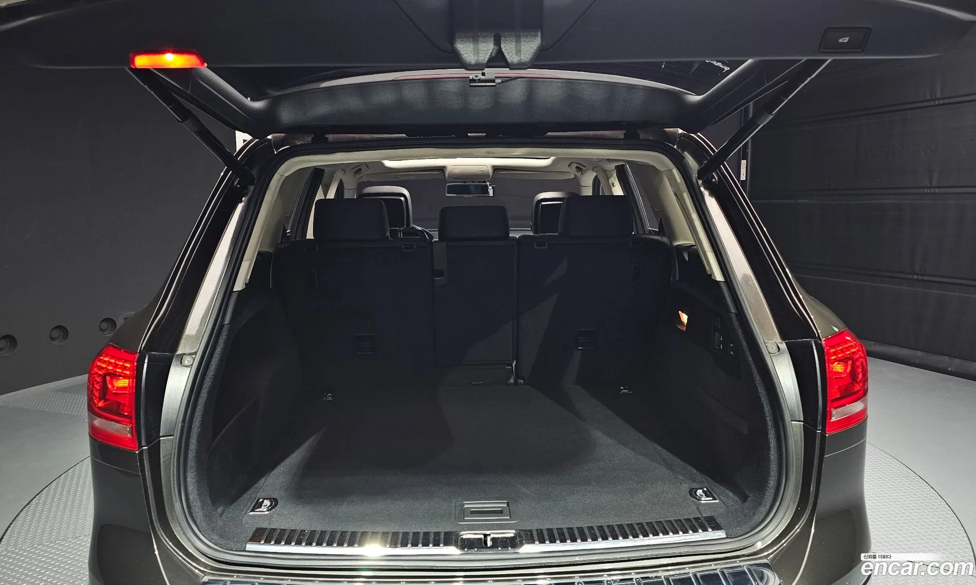 New Touarek V6 30 Tdi Blue Motion Premium 7P5 - фотография 3530449