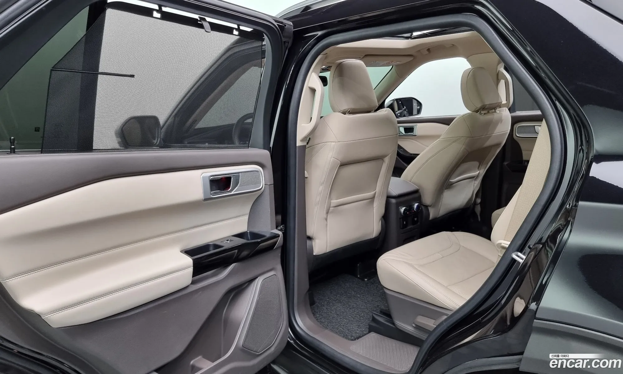 Explorer 6Th Generation 30 Platinum 4Wd - фотография 875691