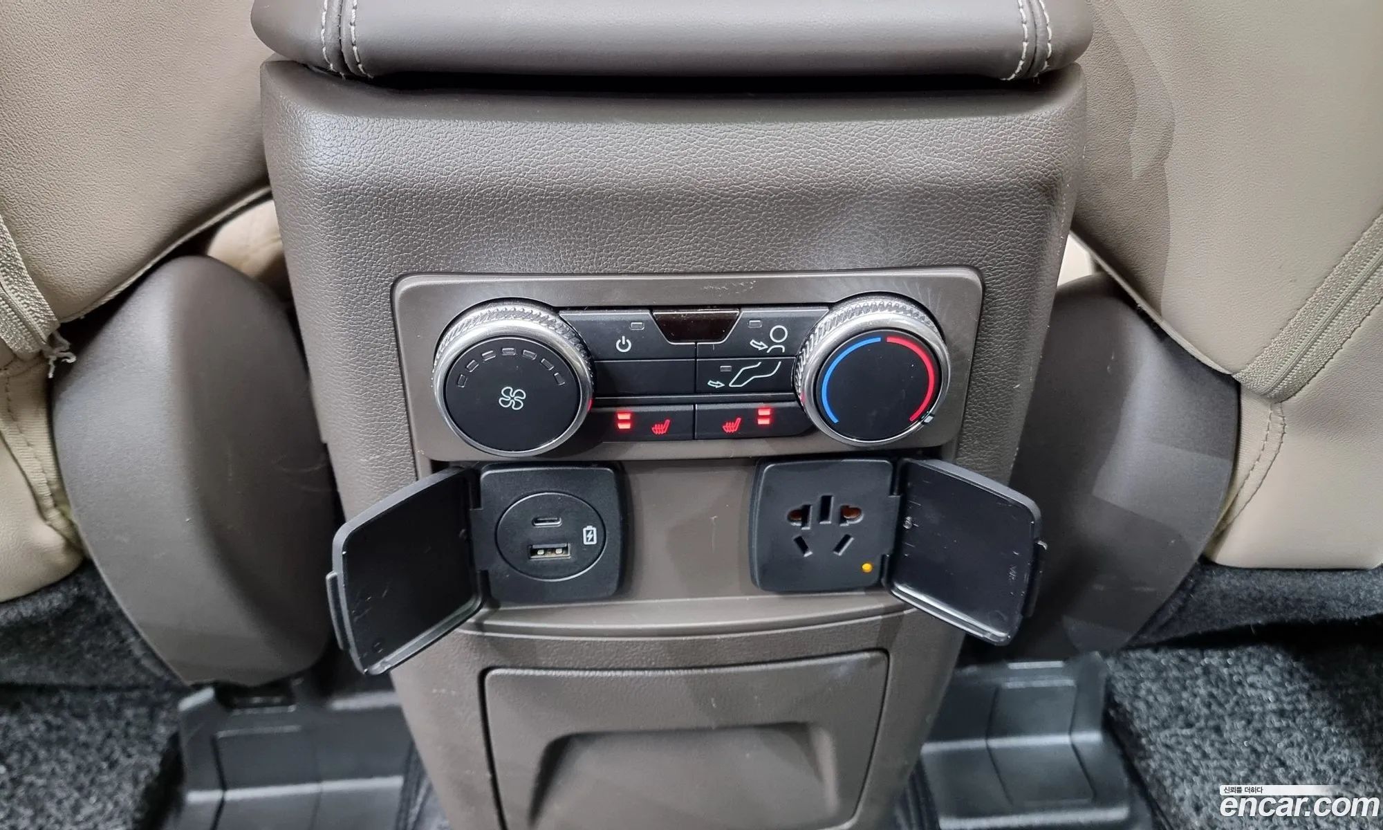 Explorer 6Th Generation 30 Platinum 4Wd - фотография 875690