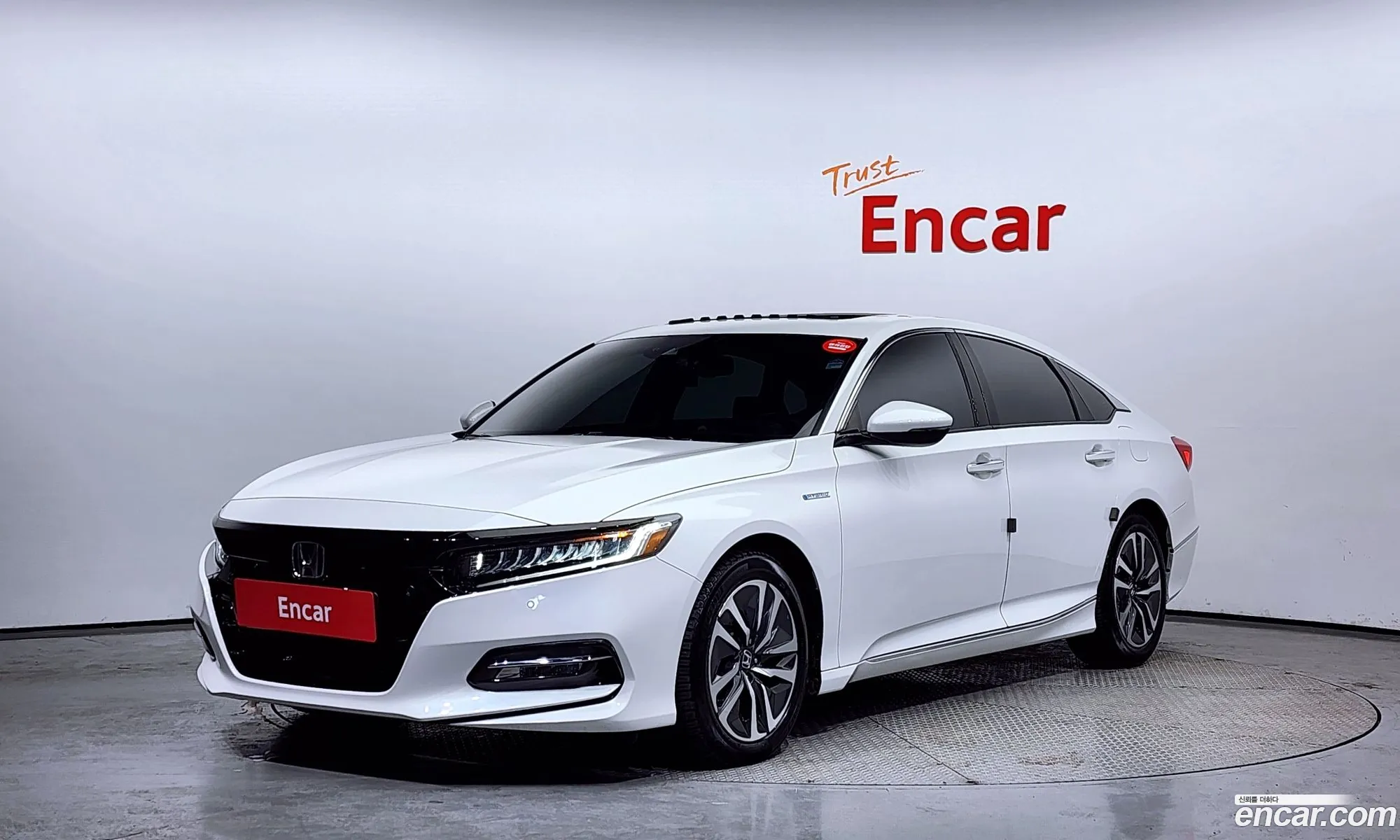 Accord 10G 20 Hybrid Touring - фотография 11895400