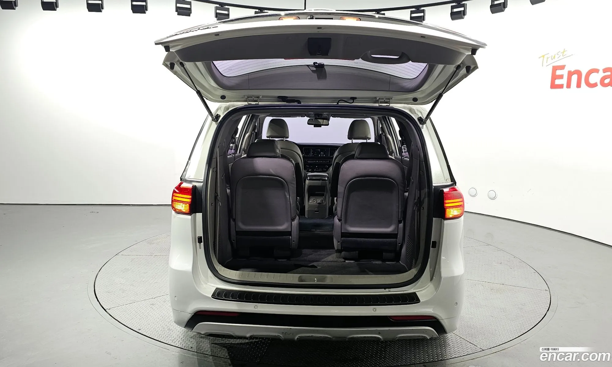 All New Carnival 9 -Seater Noblesse - фотография 11275369