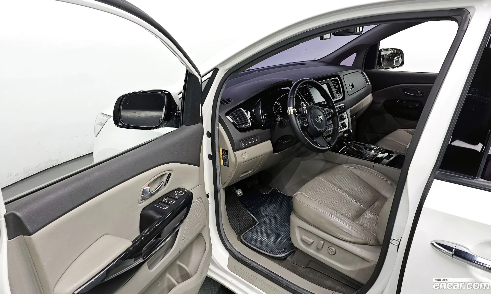 All New Carnival 9 -Seater Noblesse - фотография 11275367