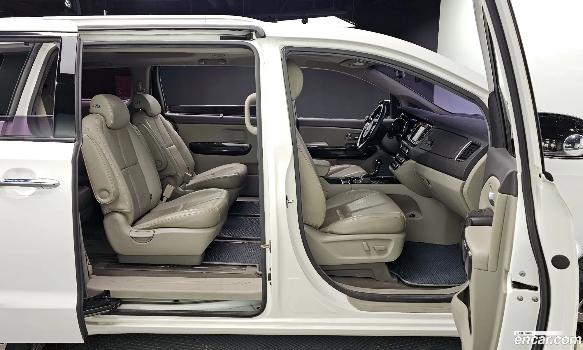 All New Carnival 9 -Seater Noblesse - фотография 11275366